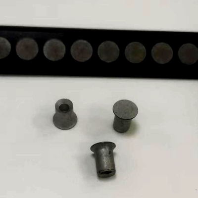 Kendi Delen Perçinler Yüksek Mukavemetli Kendi Kendine Delen Paslanmaz Çelik Perçinler 5.3x4mm 5.3x5mm Kumlanmış