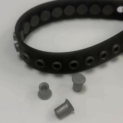 Kendi Delen Perçinler Dacromet Finish Kendi Delen Perçinler 7.45mm Kafa 3.1mm İç Delik